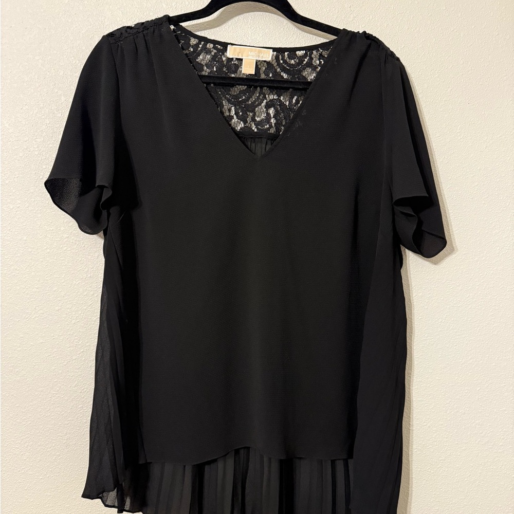 MICHAEL Michael Kors Elegant Black V-Neck Blouse